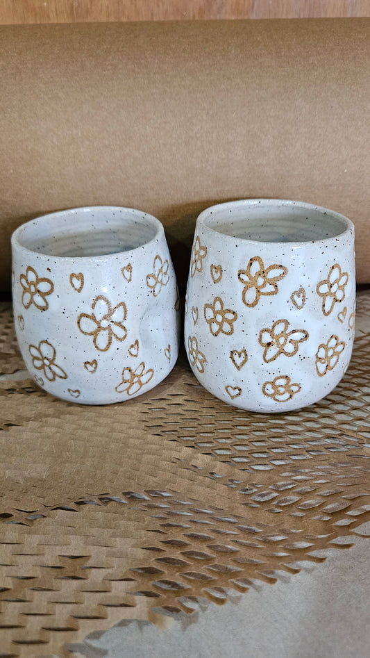 Thumb dent tumbler- limited edition Daisies and hearts