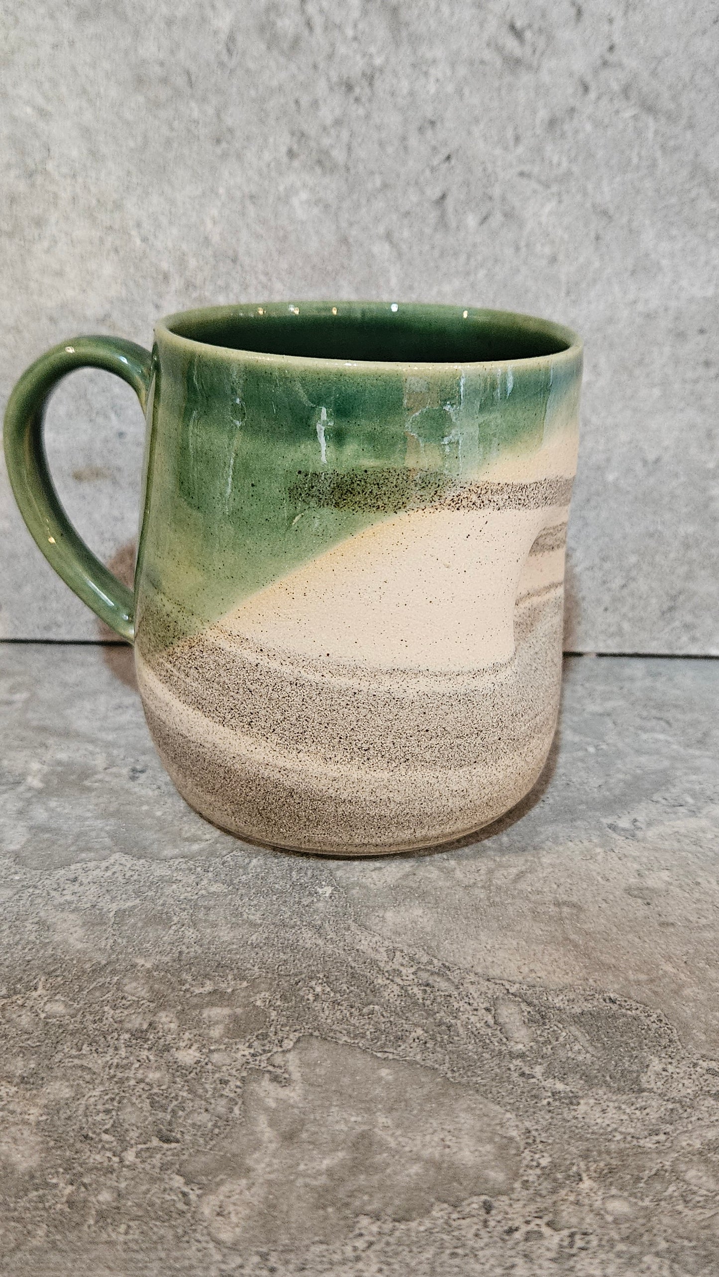 Marbled thumb dent huggy mug - Grey