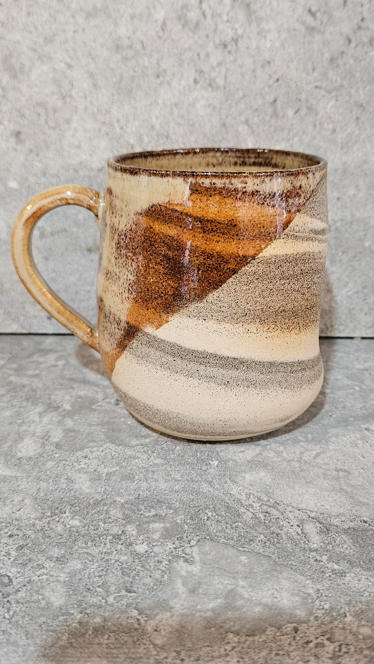 Marbled thumb dent huggy mug - Grey